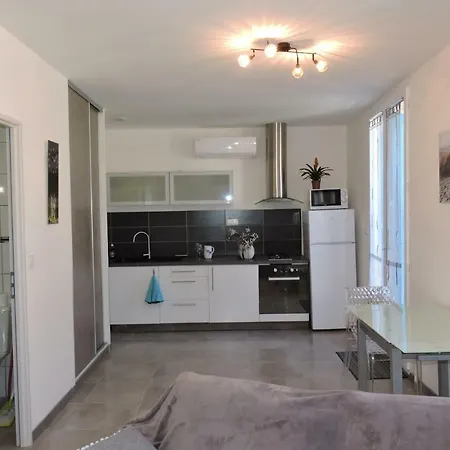 Le Clos Des Orangers Apartment